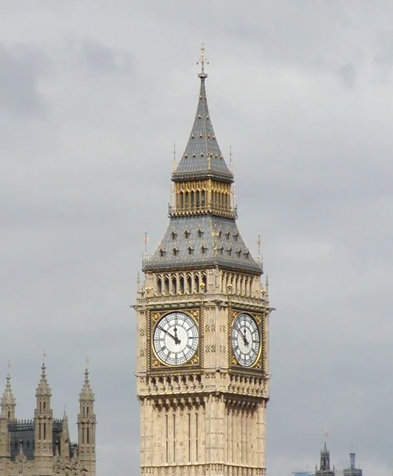 Photo of the Big Ben clock tower in London, England