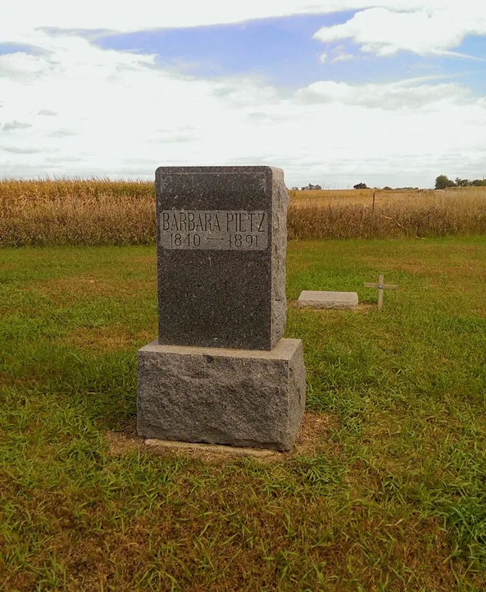 Photo of The "Pietz Cemetery" near Scotland, South Dakota