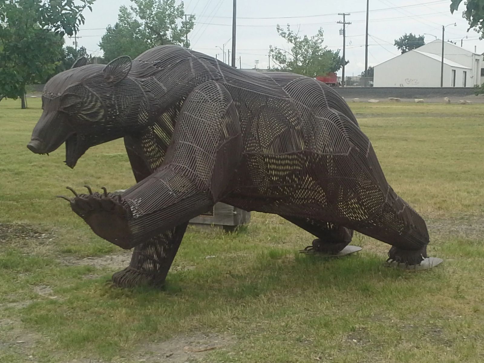 Photo of A grizzly bear sculpture in Great Falls, Montana