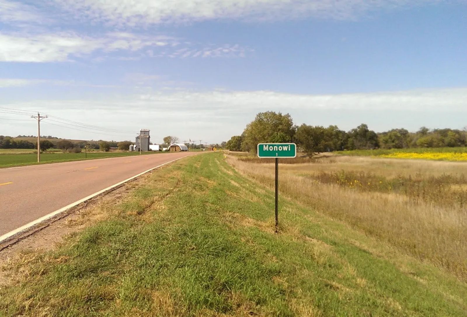 Photo of sign for Monowi, Nebraska, Population one
