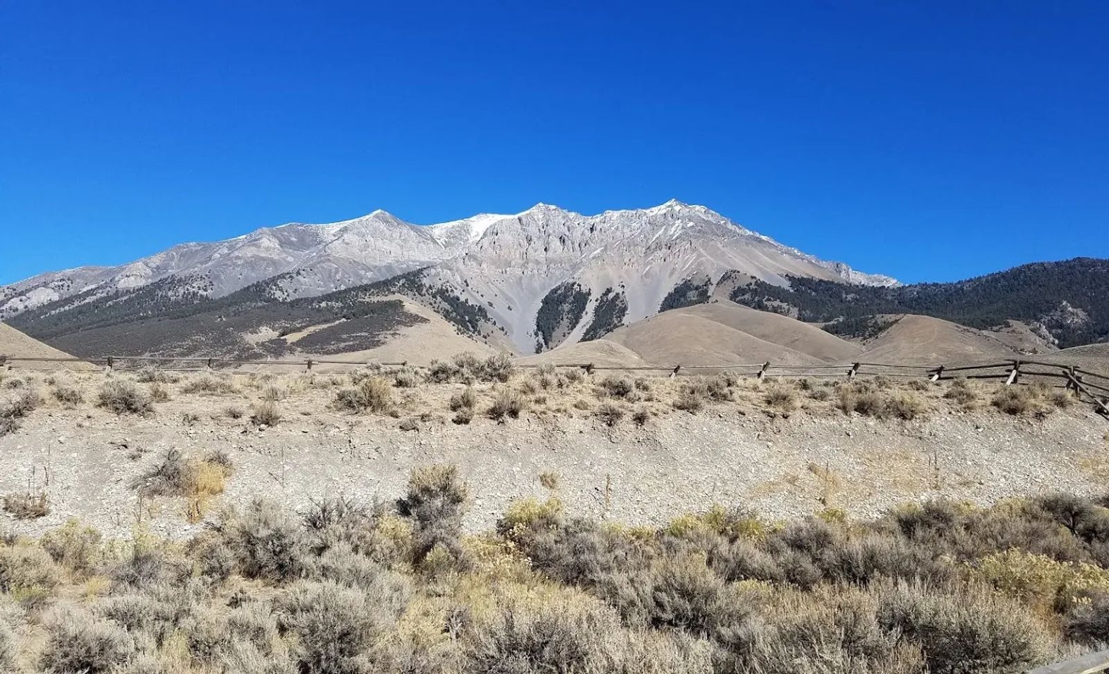 Photo of The scarp that is visible after the latest earthquake near Mackay, Idaho