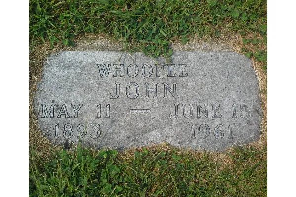 Photo of the grave of "Whoopee" John Wilfahrt, in New Ulm Cemetery, Minnesota