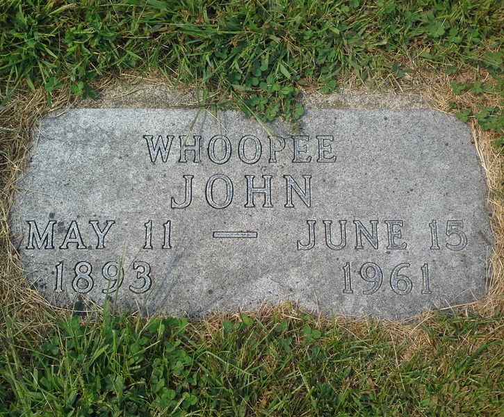 Photo of the grave of "Whoopee" John Wilfahrt, in New Ulm Cemetery, Minnesota
