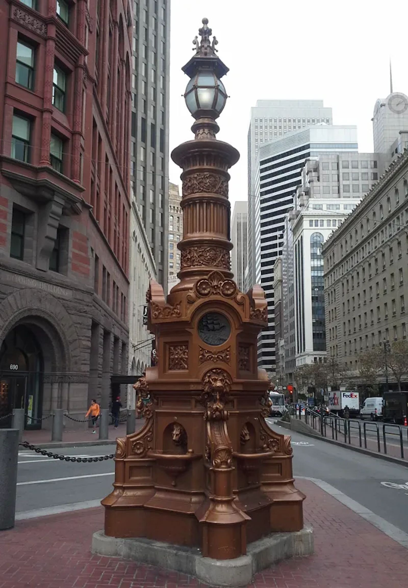 Photo of Lotta's Fountain, the oldest monument in San Francisco, California