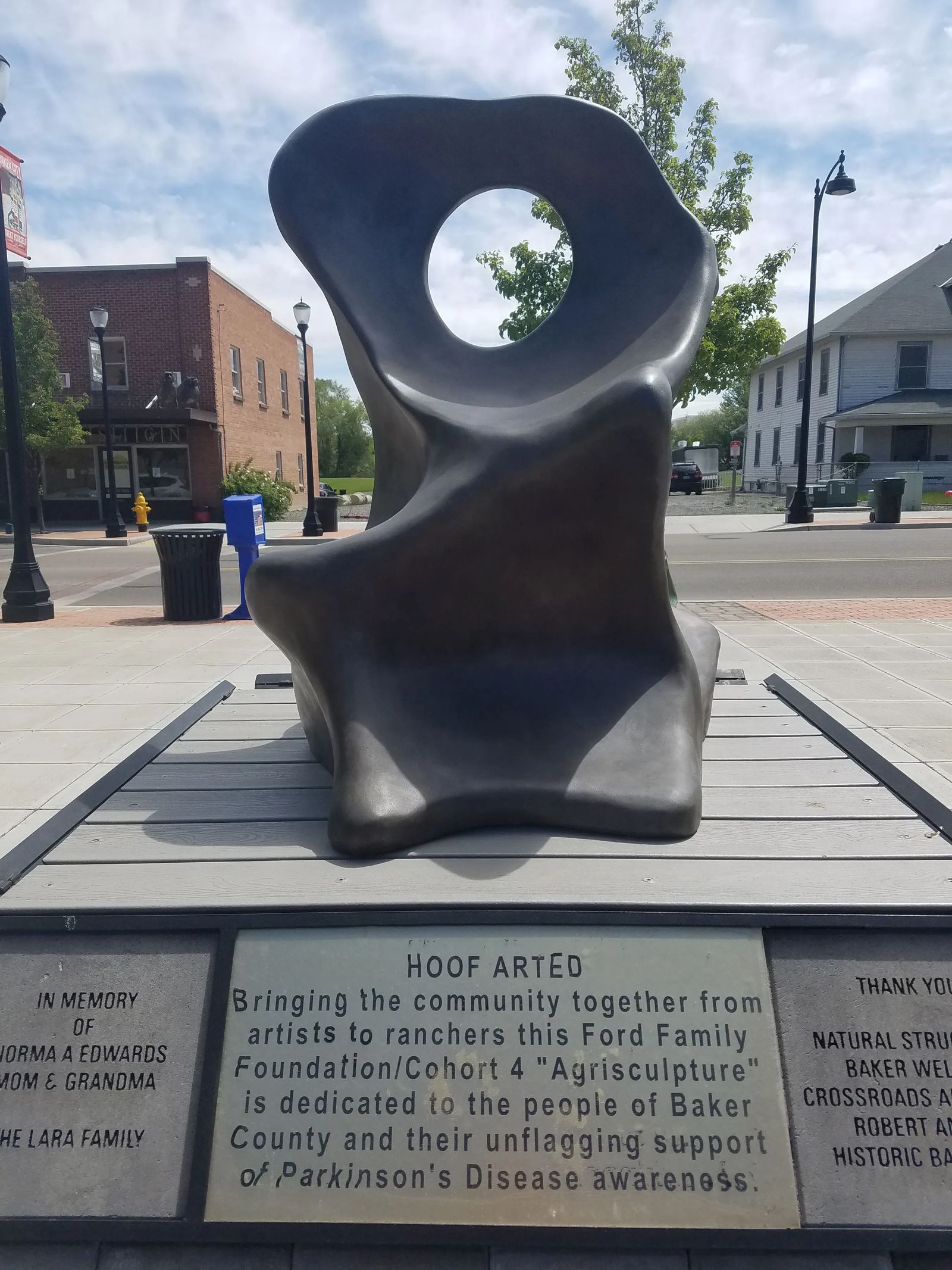 Photo of a salt lick sculpture in Baker City, Oregon