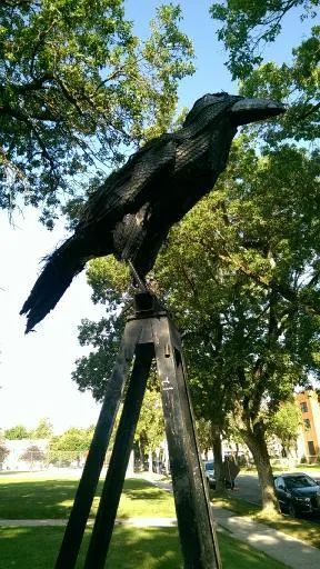 Photo of a crow sculpture in Bozeman, Montana