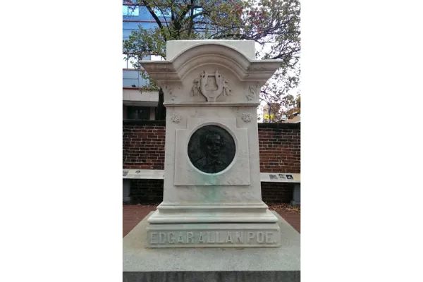 Photo of Edgar Allen Poe's Grave in Baltimore, Maryland